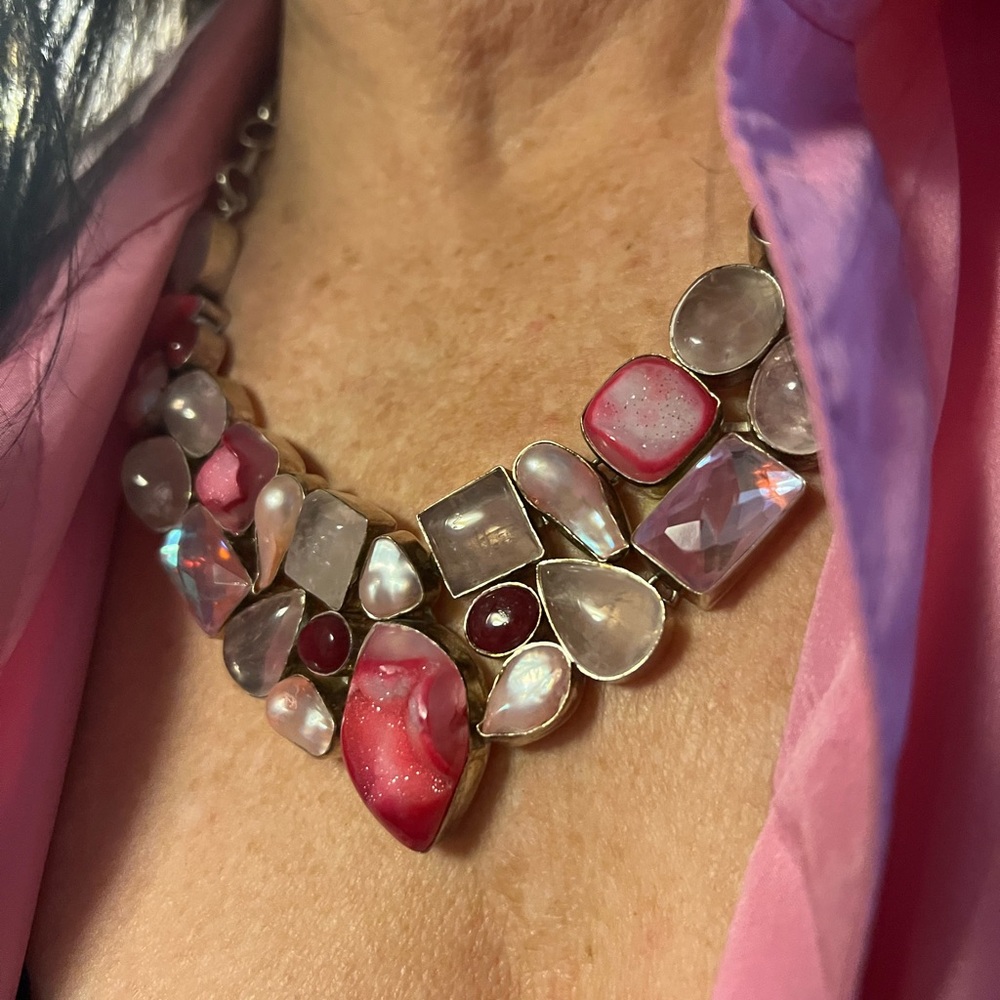 Statement Pink Agate Druzy, Biwa
Pearl Gemstone 925
Sterling Silver bib Necklace